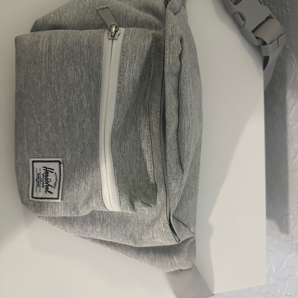 Hershel gray Fanny pack